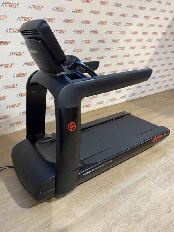 life fitness discover se3 95t treadmill